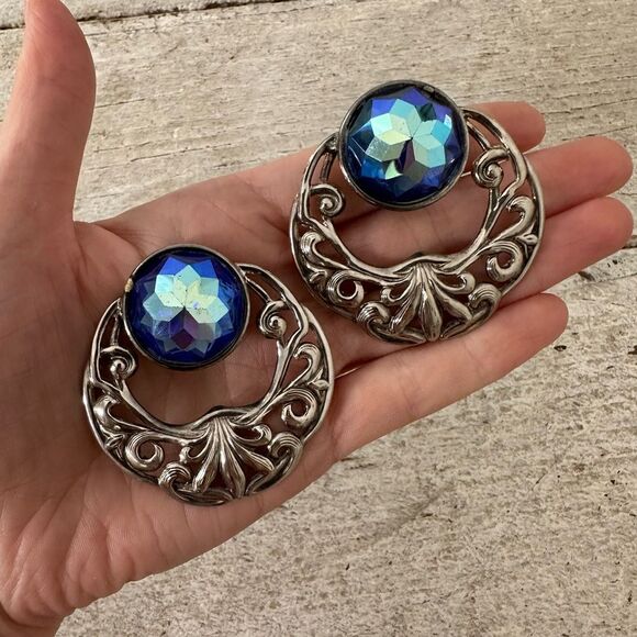 Vintage 60s Large Filigree Faceted Gem Clip On Earrings - Picture 1 of 6